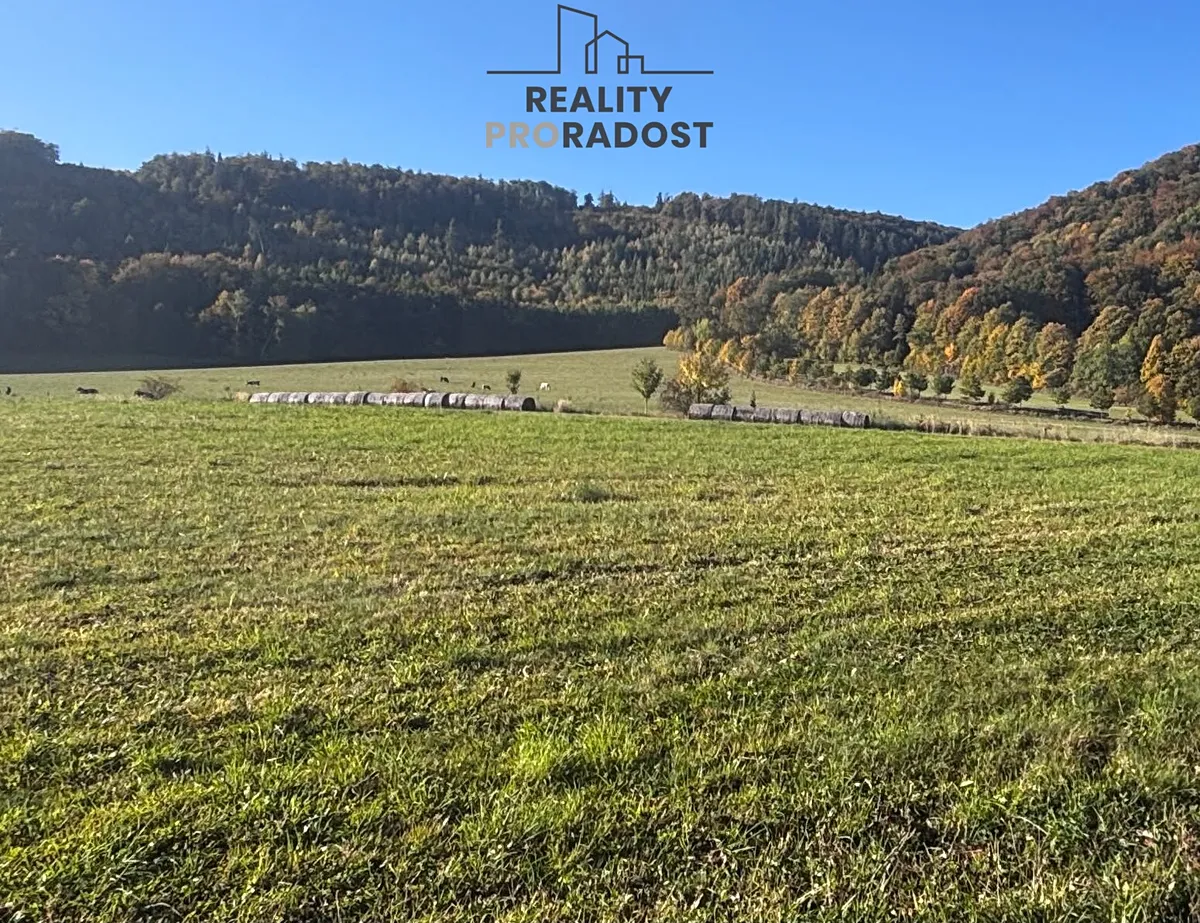 Prodej stavebního pozemku 1373 m²